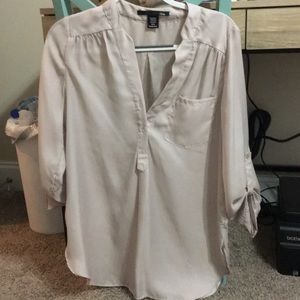 Pale pink quarter length top